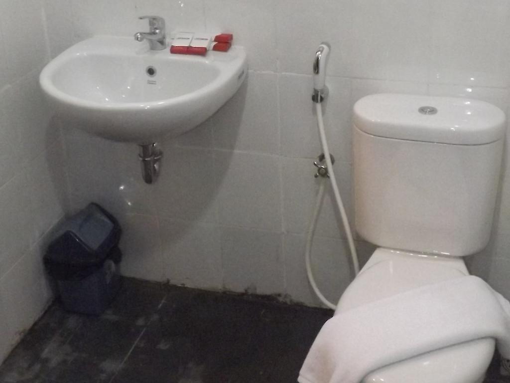 Quin Centro Hotel Палембанг Екстериор снимка