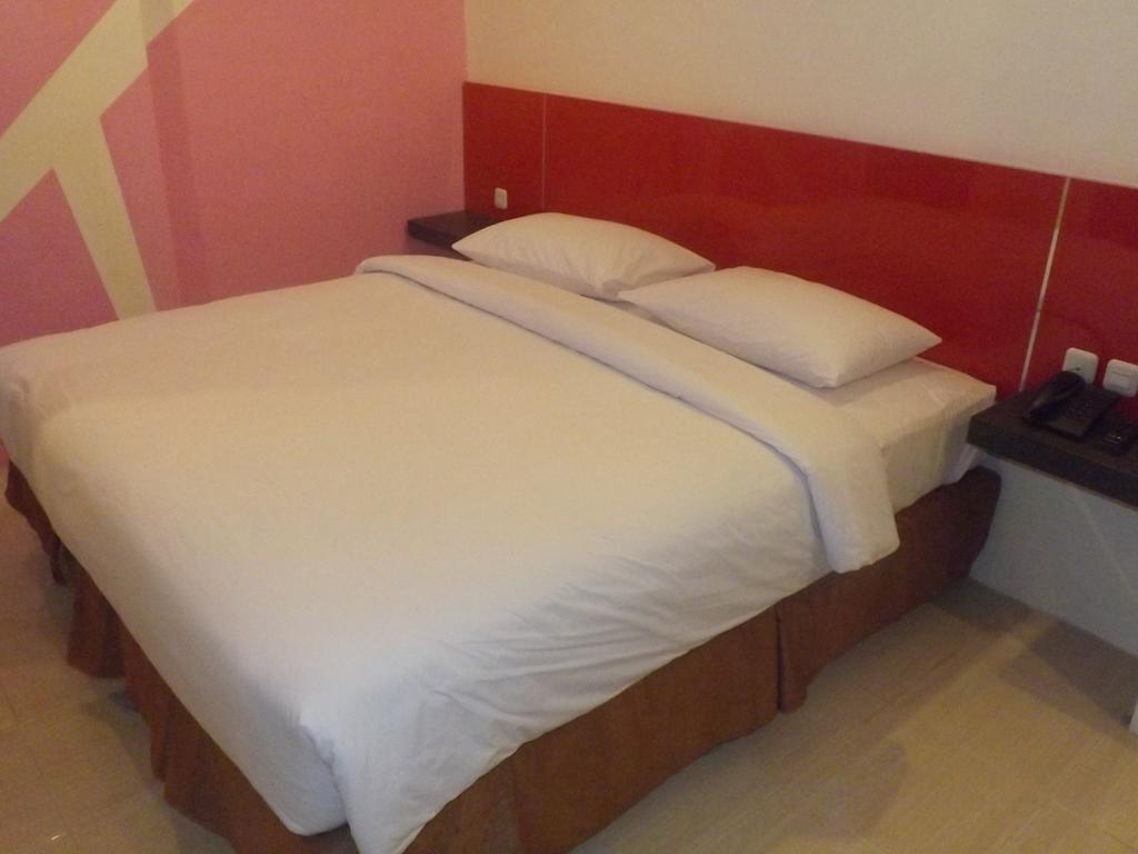 Quin Centro Hotel Палембанг Екстериор снимка