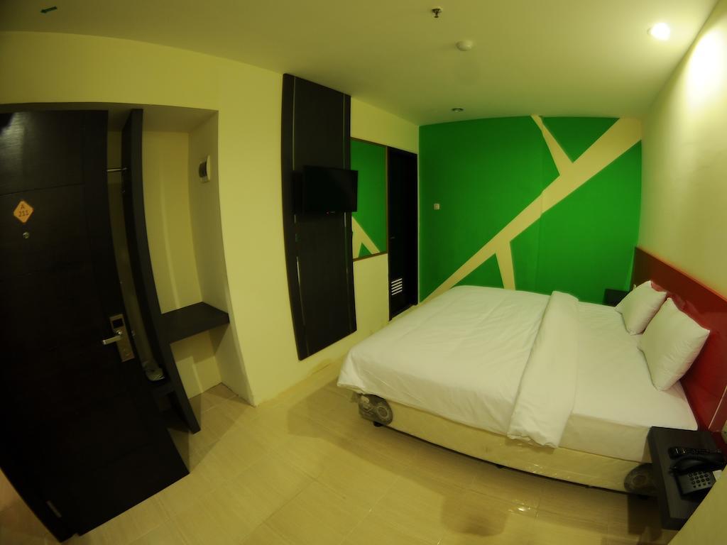 Quin Centro Hotel Палембанг Екстериор снимка